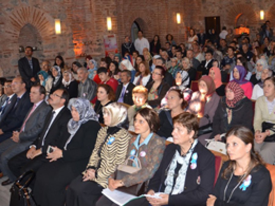 Her Yüz Kişiden Bir Kişi Şizofreni Riski Altında