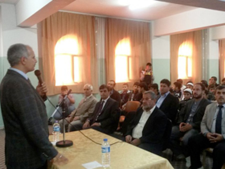 'Modern Dünyada Gençlik' Semineri