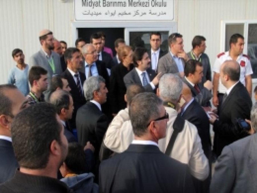 Meclis Heyeti Midyat'taki Çadır Kenti İncelemede Bulundu 