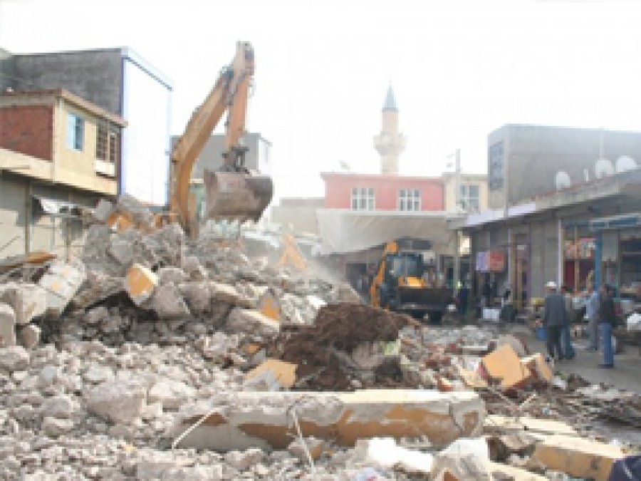 Tarihi Yoğurt Meydanı Yıkıldı