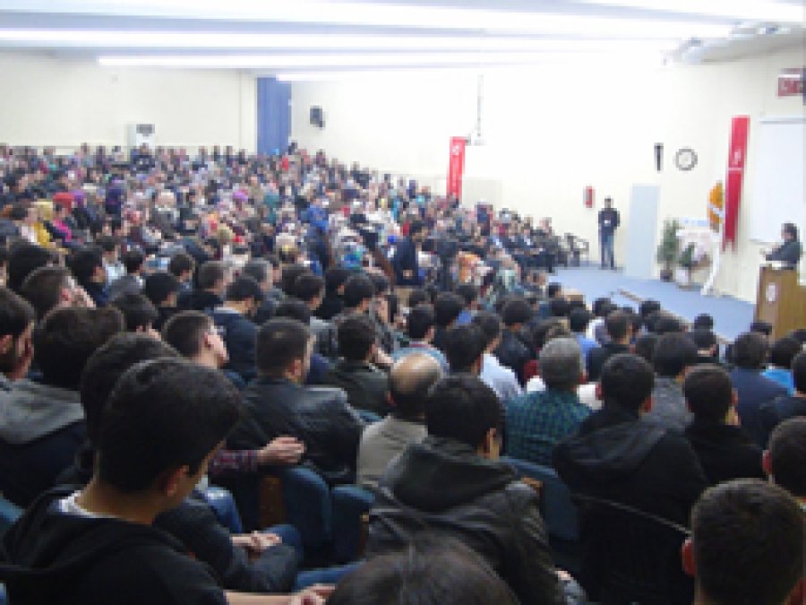 Elazığ'da 'Öykülerle Hayat Dersi' Konferansı