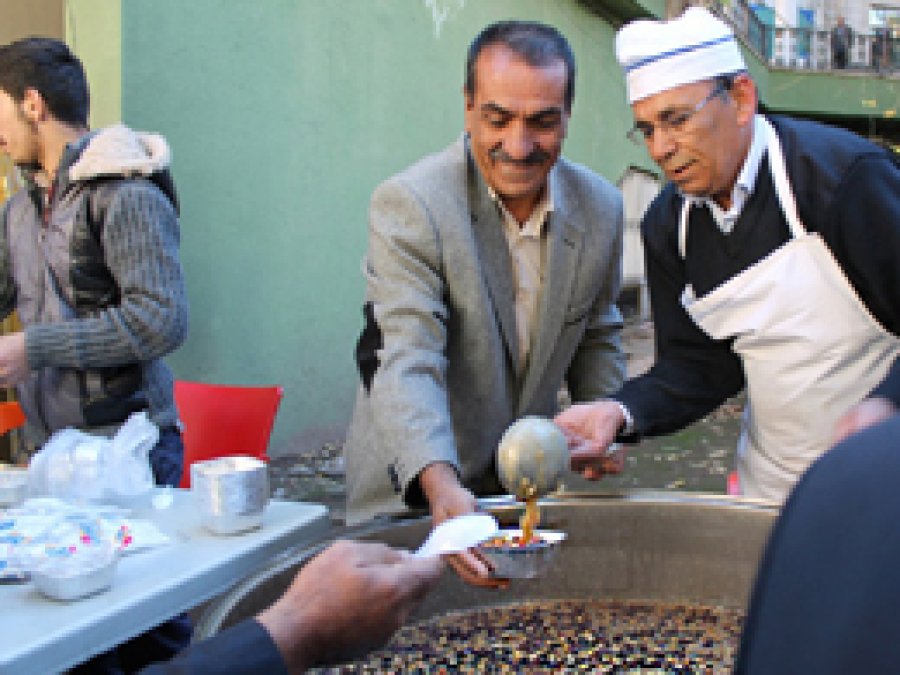 Bingöl İl Müftülüğü 2 Bin Kişiye Aşure Dağıttı 