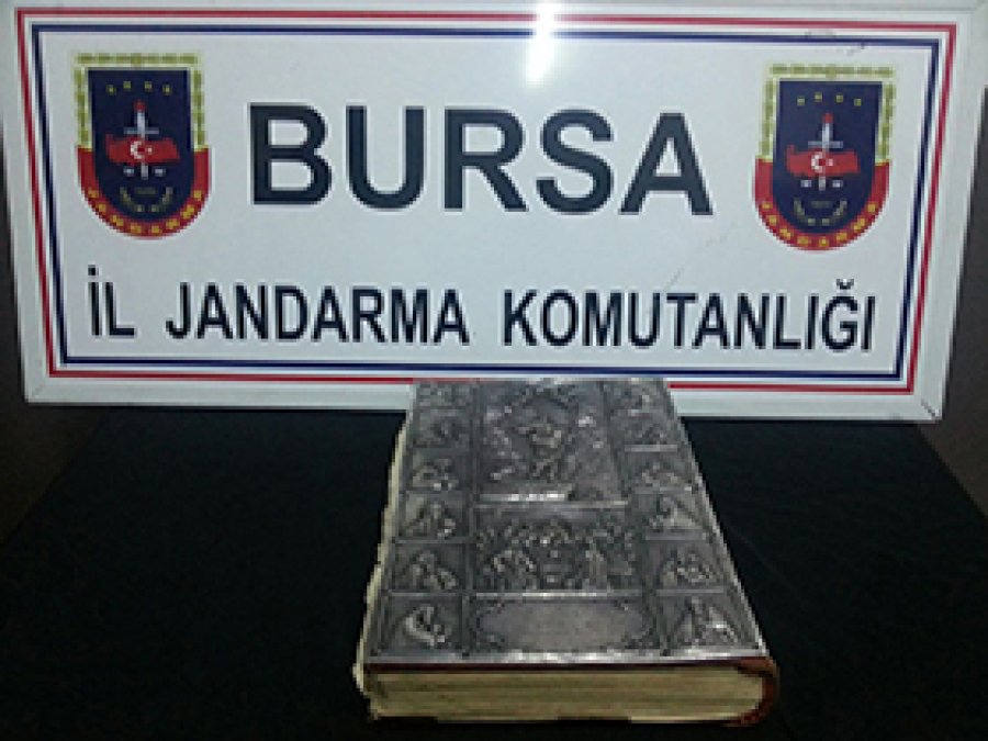 Bursa'da Tarihi Tevrat Yakalandı