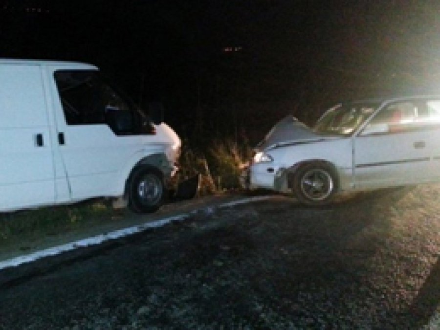 Otomobille Kamyonet Çarpıştı: 7 Yaralı