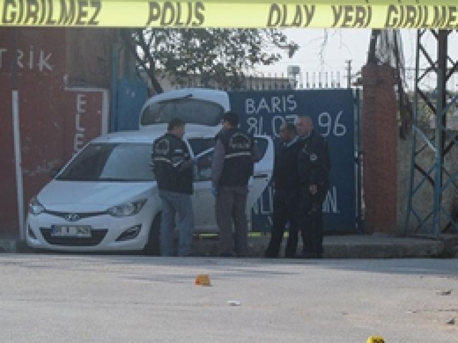 Adana'da Otomobilde Kanlı İnfaz