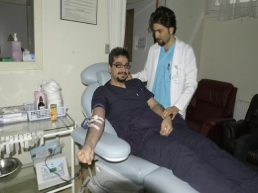 Bu Sefer Doktorlar Kan Verdi