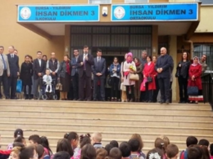 Öğretmenlerden Engelli Öğrenciye Akülü Araç 