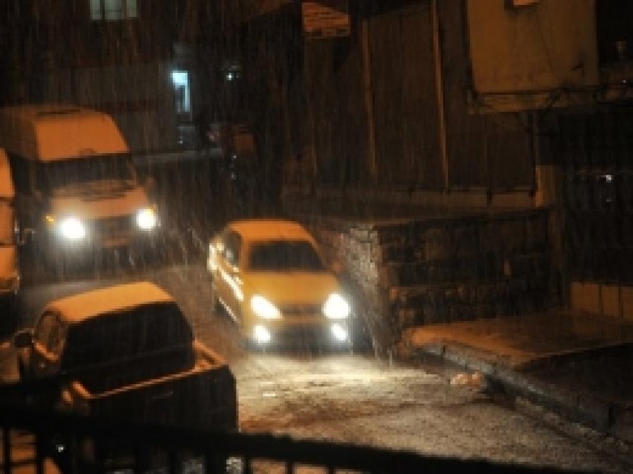 Şırnak'ta Yılın İlk Karı Yağdı 
