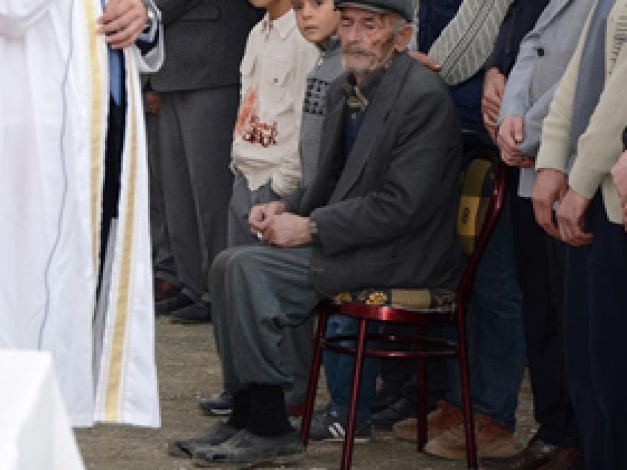 Kara Lastiği Sadece Recep Amcalar Giyiyor