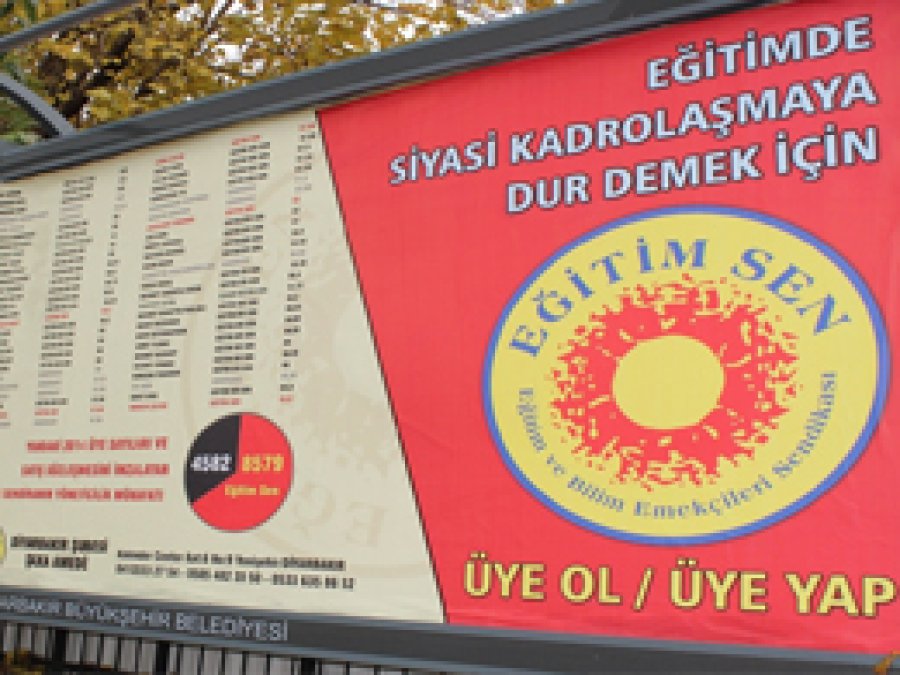 Eğitim Sen'in Afişlerini Kaldırma Kararı