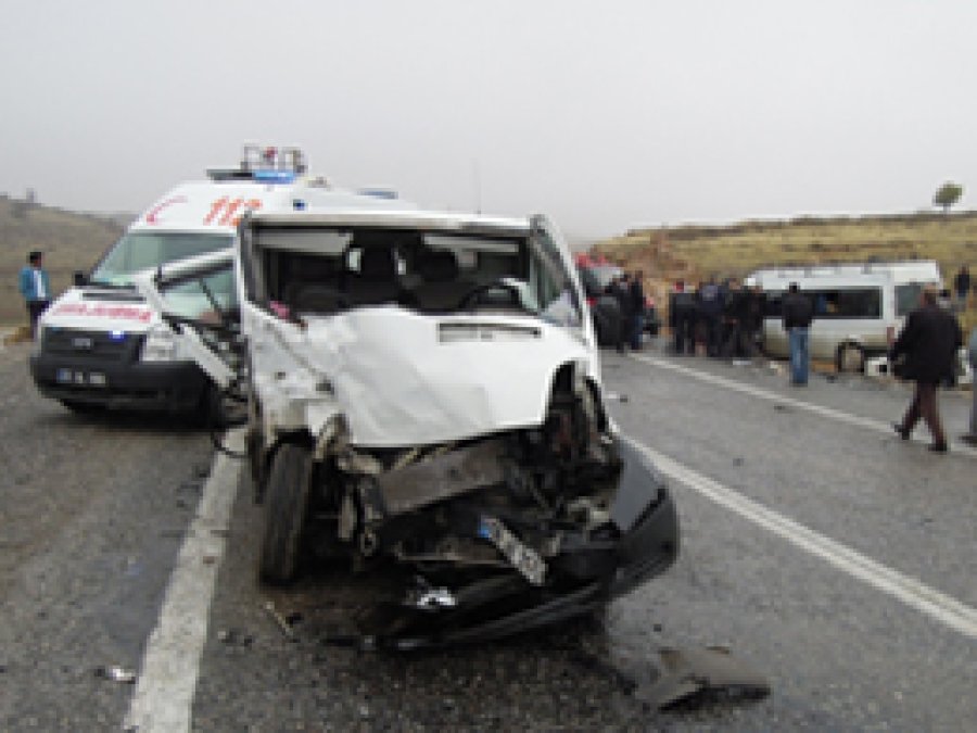 Dershane Öğrencileri Kaza Geçirdi:16 Yaralı