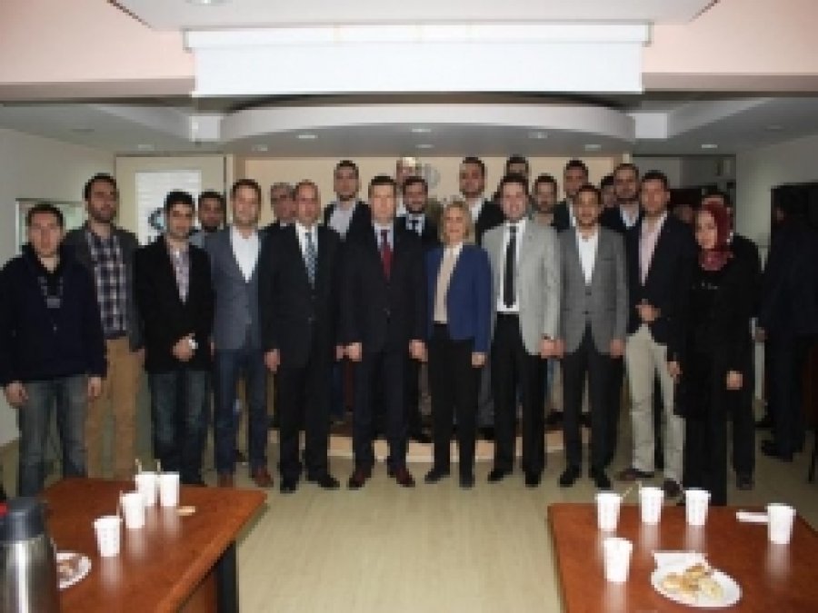 Genç Girişimciler Sertifikalarını Aldı  