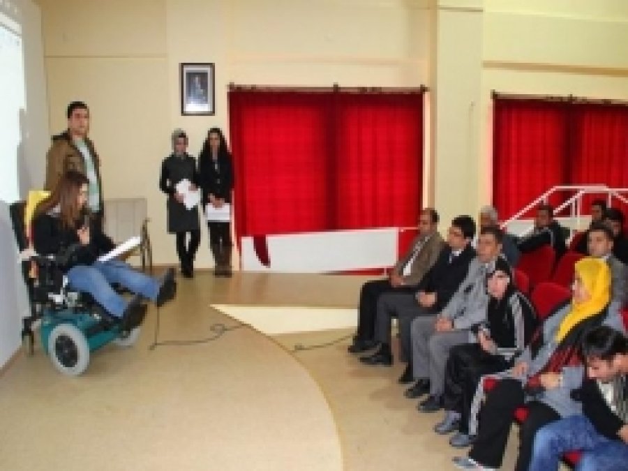 Erciş'te Engellilere Karne Etkinliği