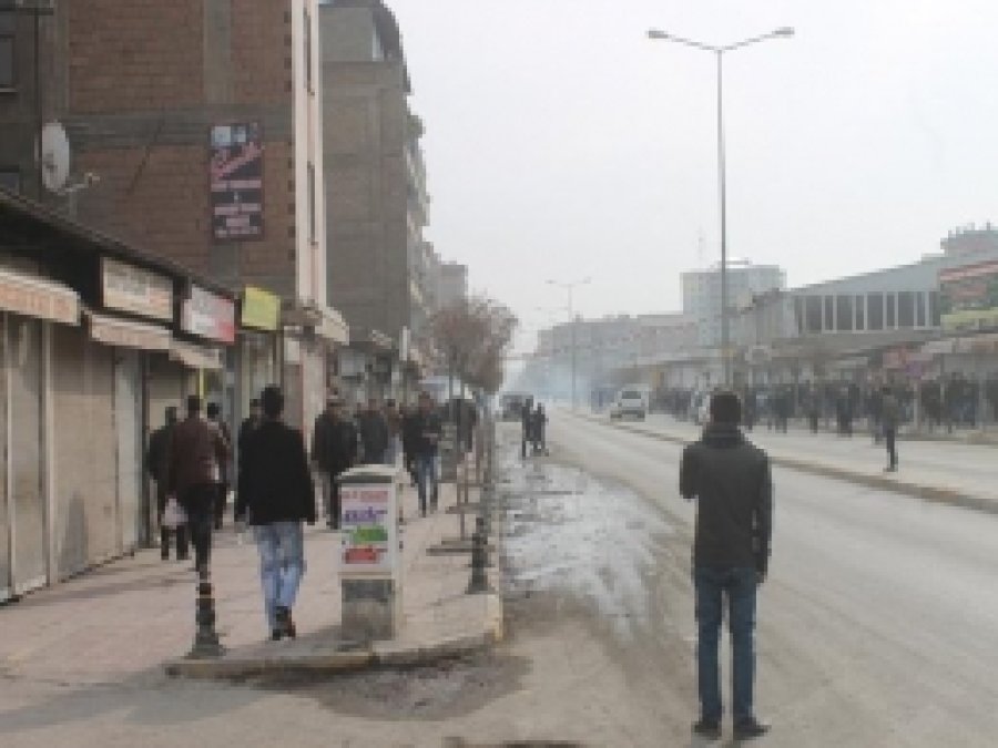 Van'da Açık Oto Pazarı Tehditle Kapattırıldı