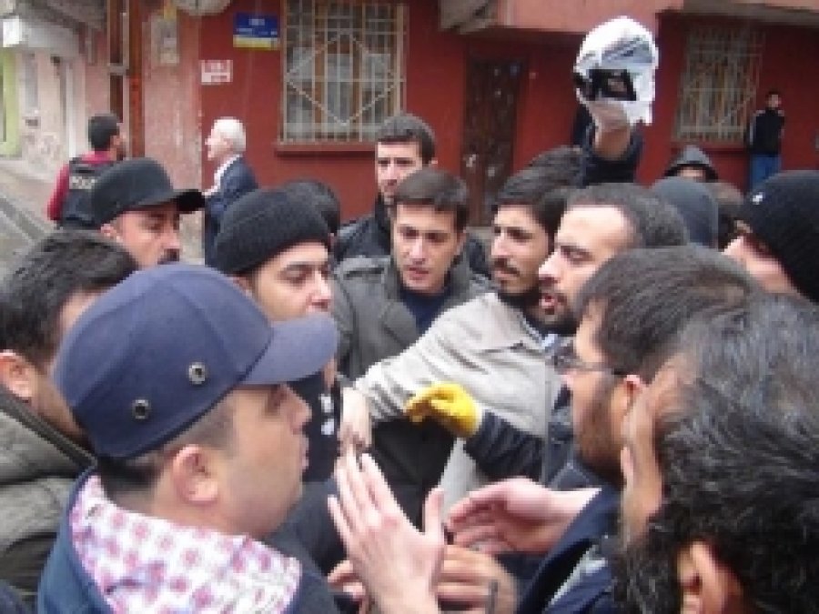 "PKK'liler Bomba Atıyor, Polis Halka Saldırıyor"