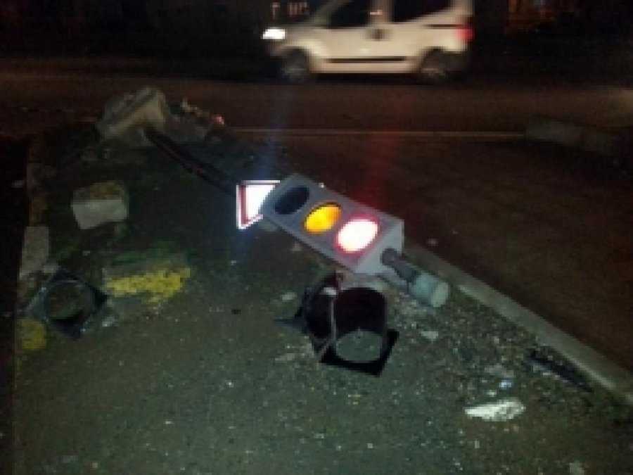 Trafik Işığı Neden Onarılmıyor?