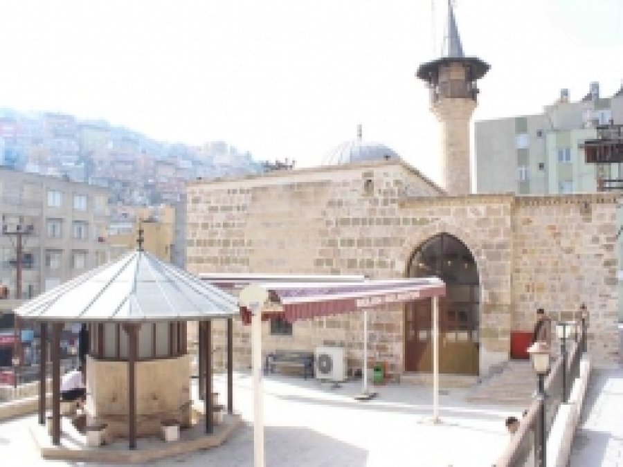 Belen'deki Kanuni Sultan Süleyman Camii Tarih Kokuyor