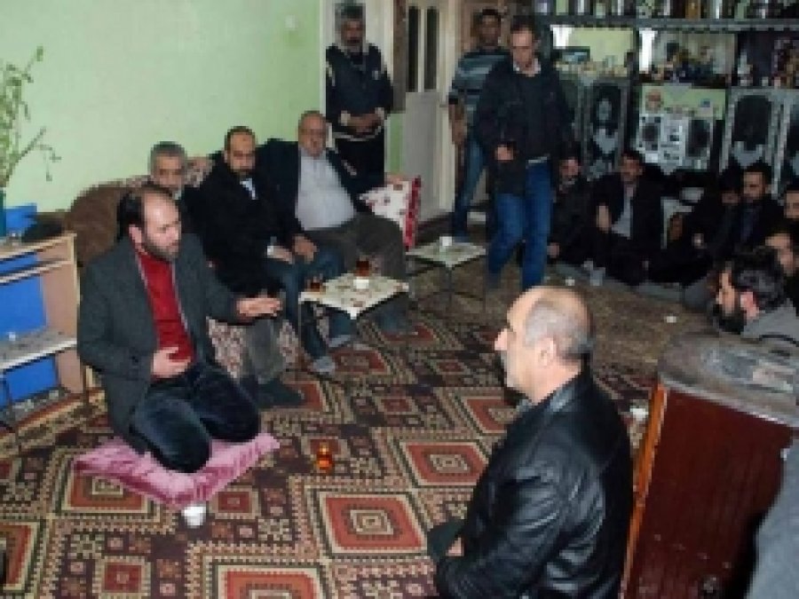 HÜDA PAR Evi Yanan Aileyi Ziyaret Etti