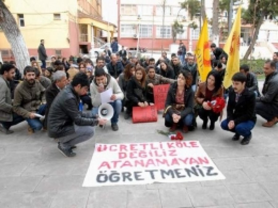 Siverek'te Atanamayan Öğretmenlerden Kadro Talebi