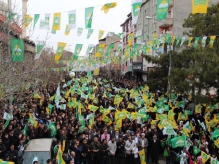 HÜDA PAR Bingöl Seçim Bürosu Miting Havasında Açıldı