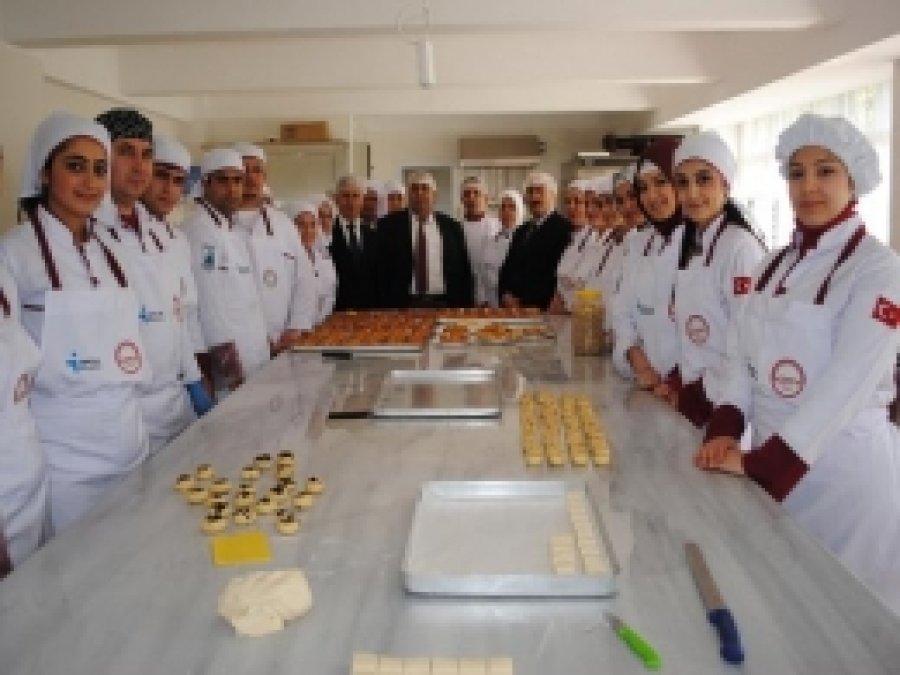 Unlu Mamüller Sektörüne Kalifiye Elemanlar Yetiştiriliyor