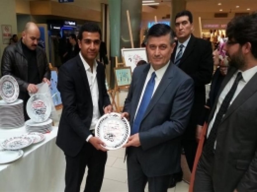 Vali Arslan Ebru Sergisinin Açılışına Katıldı