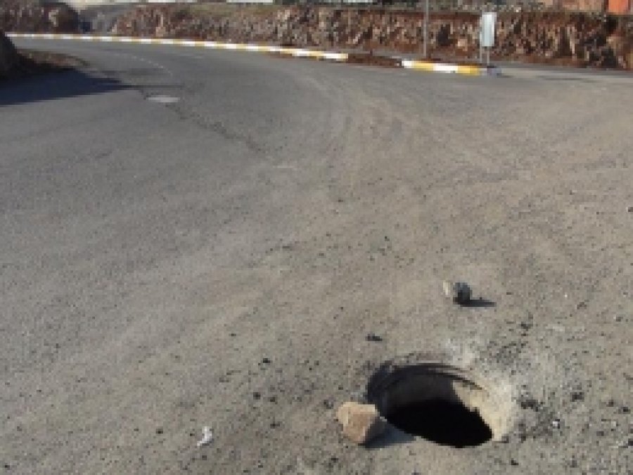 Karayolunda Kapağı Olmayan Rögar Tehlike Saçıyor