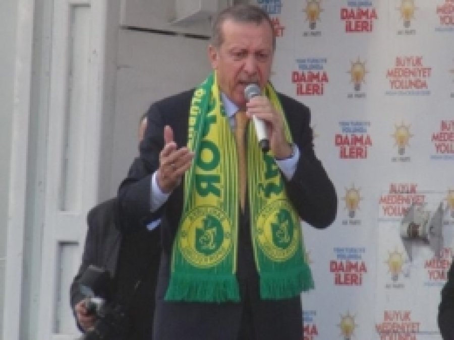 Erdoğan Paralel Yapıya Yüklendi