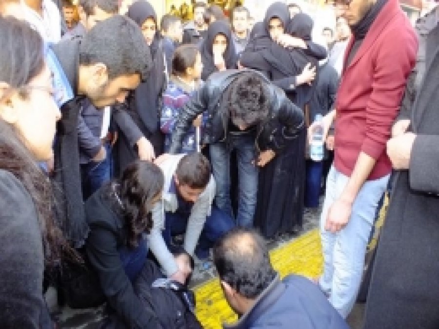 'Başörtüsü ve Kadına Saldırı Kabul Edilemez' 