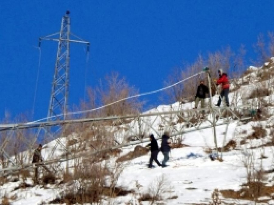 Elektrik Arıza Ekiplerinin Zorluklarla Mücadelesi