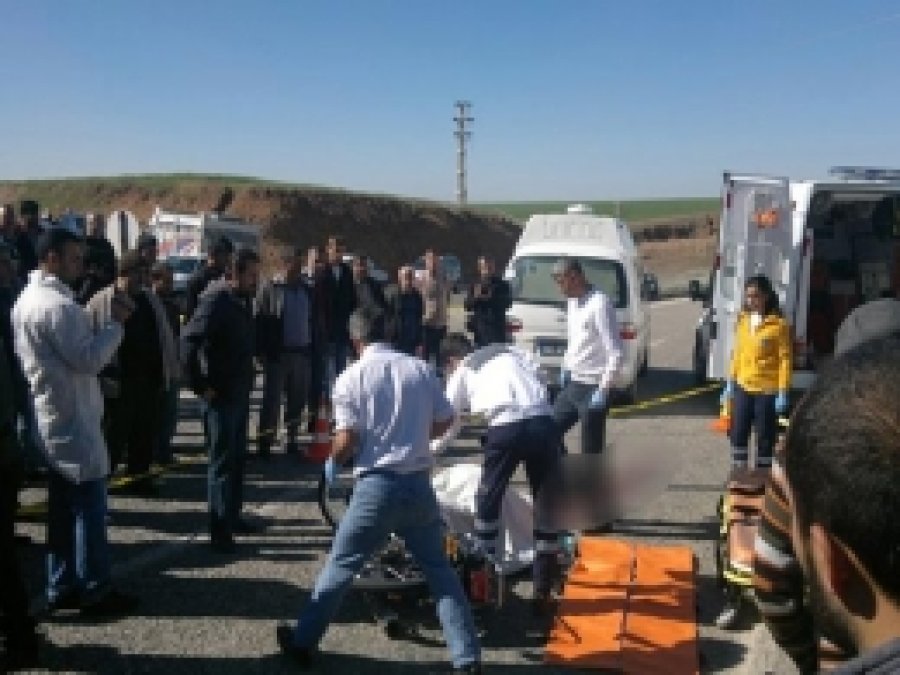 Kâhta'da Motosiklet Kamyona Arkadan Çarptı:1 Ölü