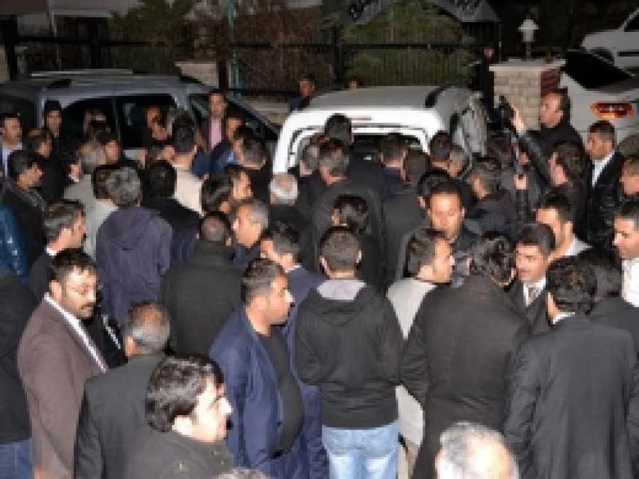 Van'da BDP'liler, Ak Partililere Saldırdı: 5 Yaralı