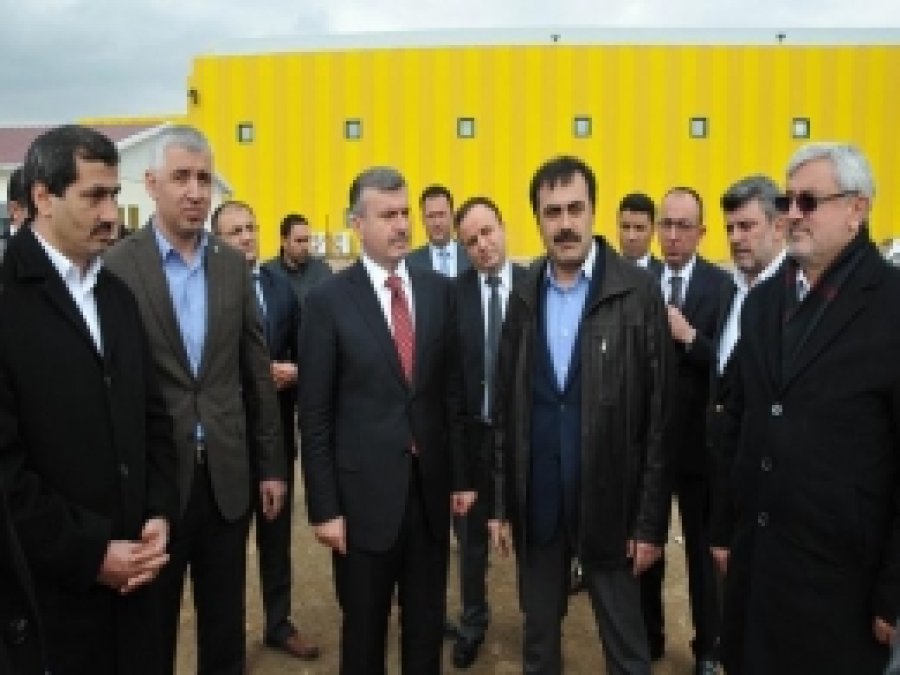 Akyürek Fuar Merkezi İnşaatını İnceledi
