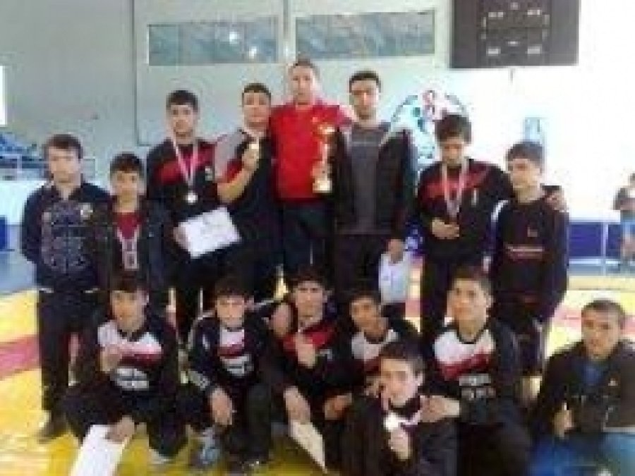 İmam Hatipli Güreşçiler Türkiye Şampiyonası Yolunda