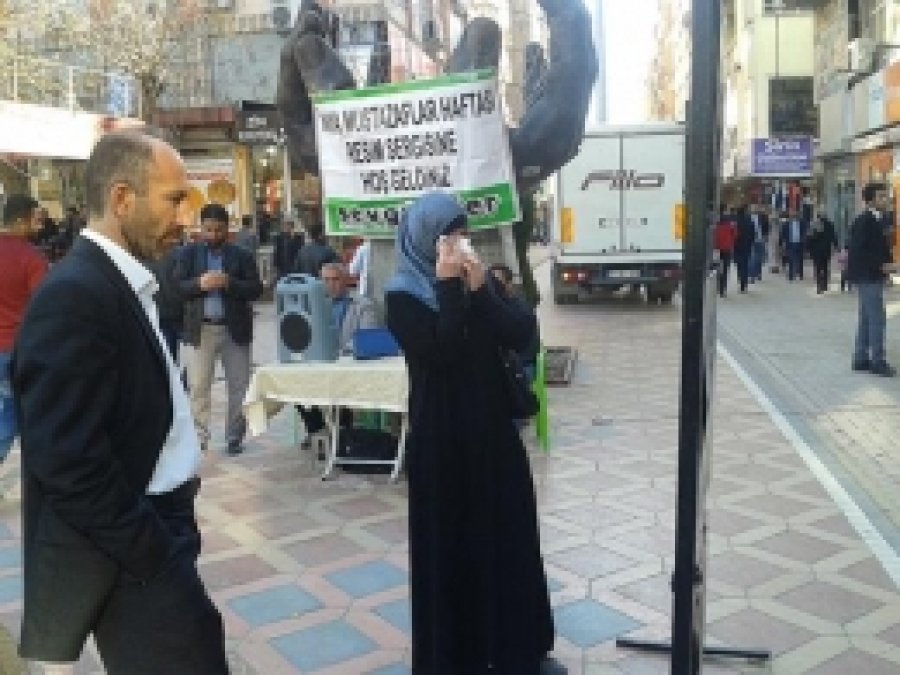 Katliamı Gösteren Sergiye Suriyelilerden Yoğun İlgi