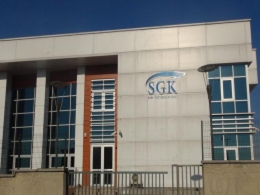 SGK'nın Yeni Binası var Hizmeti Yok