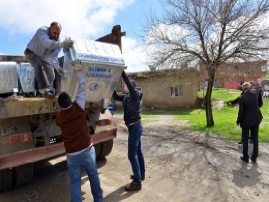 Köylere Çöp Konteyneri Dağıtıldı