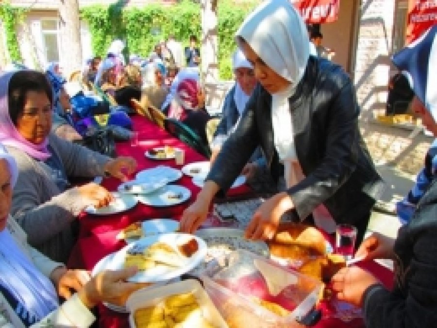 Kur'an Kursu Öğrencilerinden Örnek Davranış 