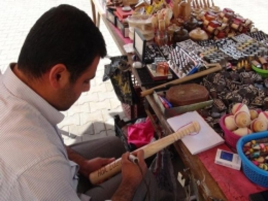 Ekmek Parasını Hediyelik Eşyalarda Çıkartıyorlar