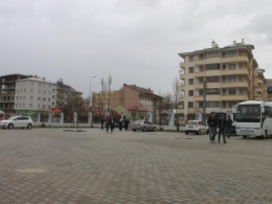 Van Seçime Yağışlı Havada Girdi