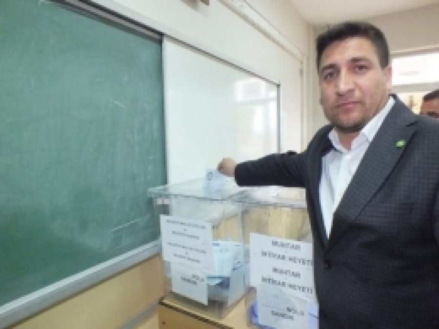 HÜDA PAR Tuşba Adayı Oyunu Kullandı