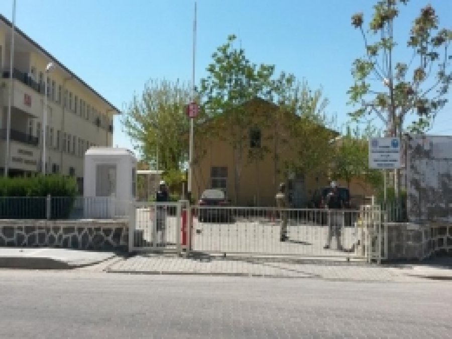 Ceylanpınar Belediyesini Jandarma Koruyor