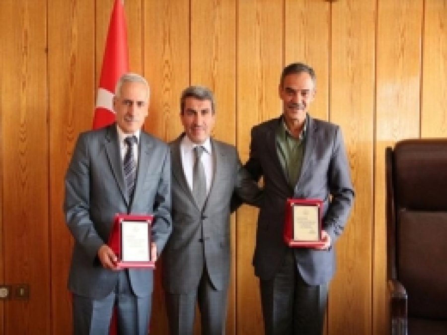 Emekli Müdürlere Teşekkür Plaketi Verildi