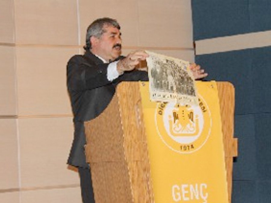 Dicle Üniversitesi'nde Yakın Tarih Masaya Yatırıldı 