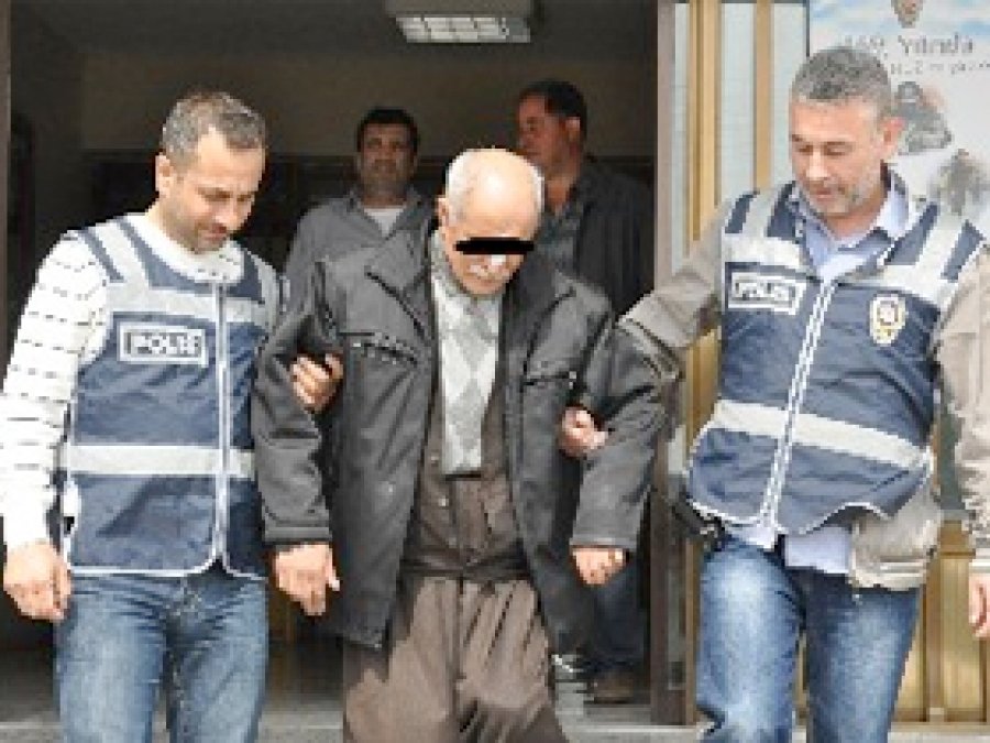 Eşini Öldüren Koca Yakalandı