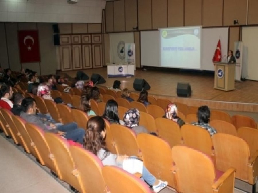 'Kariyer Yolunda Başarı' Konferansı 