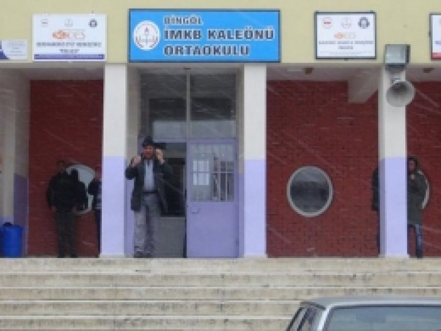 Aracın Çarptığı Öğrenci Ağır Yaralandı