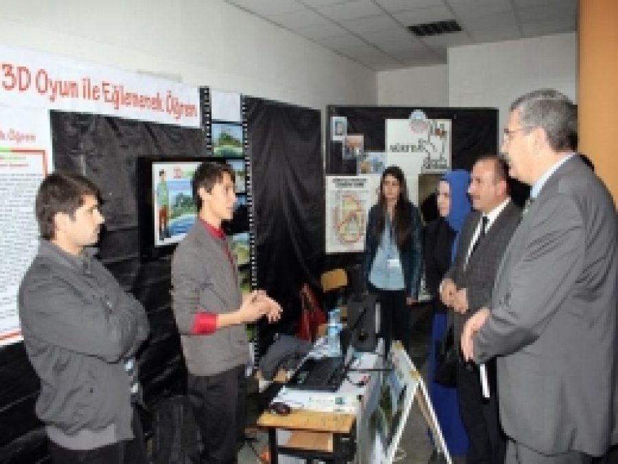 Dereceye Giren Öğrenciler Altınla Ödüllendirdi