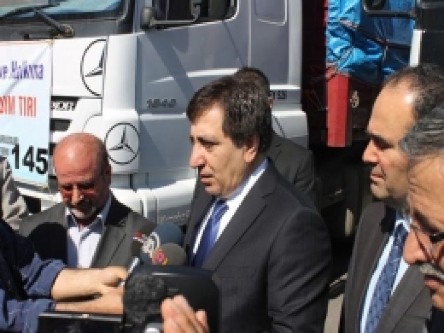 Şanlıurfa'dan Suriye'ye 2 TIR Yardım
