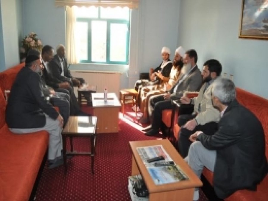 Kutlu Doğuma Gelen Misafirlerden Mustazaflar Cemiyetine Ziyaret